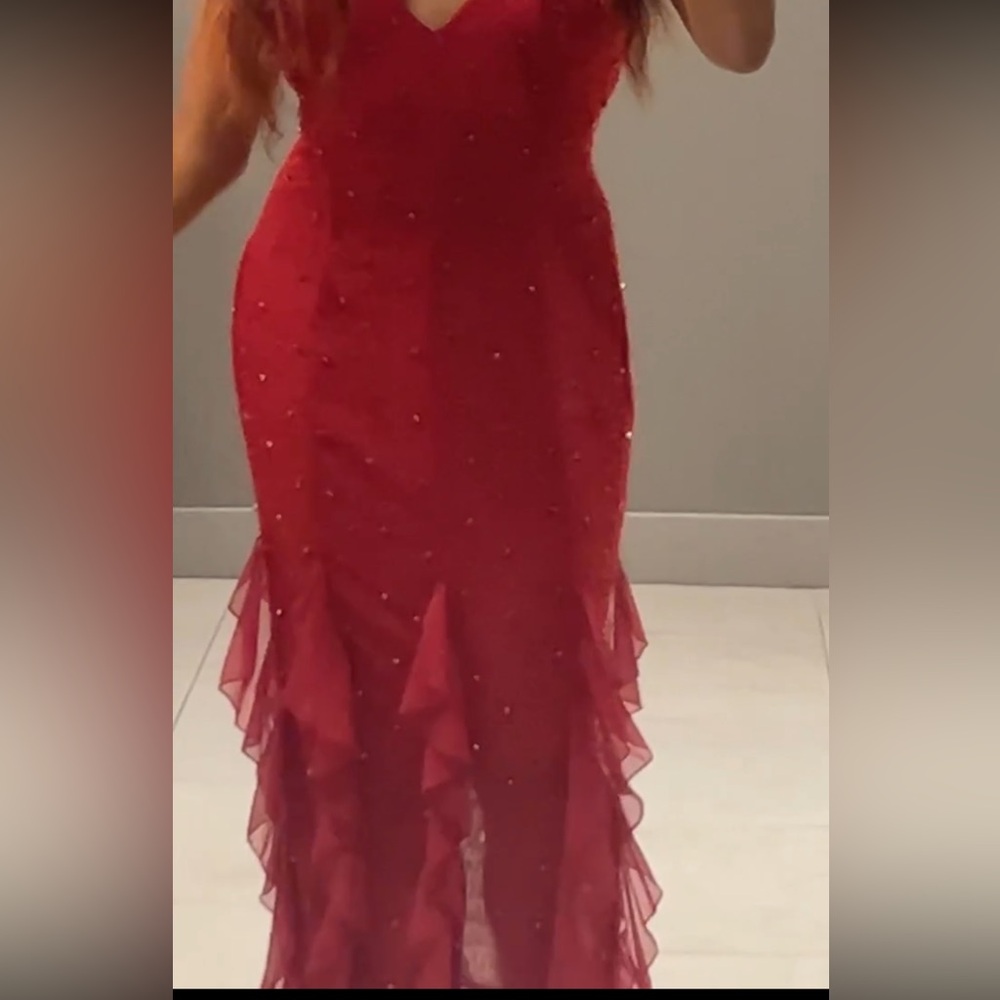 Embellished Halter Neck Ruffle
Maxi Dress in Red